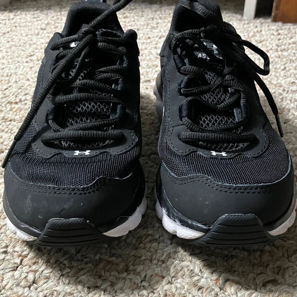 Under Armour Black Sneakers EUC - Picture 6 of 9